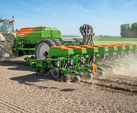 Precea 6000-TCC 系列机具；FertiSpot 与 SynCrop 选件按正文资料分别核验。