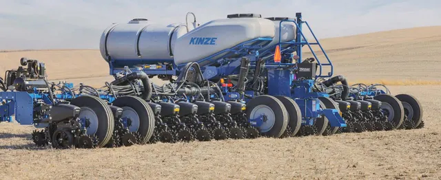 Kinze 5900；2026 播种机目录第 13 页。