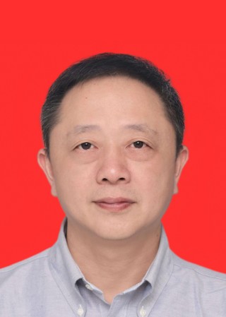 张华。来源：其所在机构或相关机构的具名人物页面；拍摄时间和地点未标明。 / Zhang Hua. Source: a named profile page at the person's institution or a related institution. Photograph date and location are not specified.
