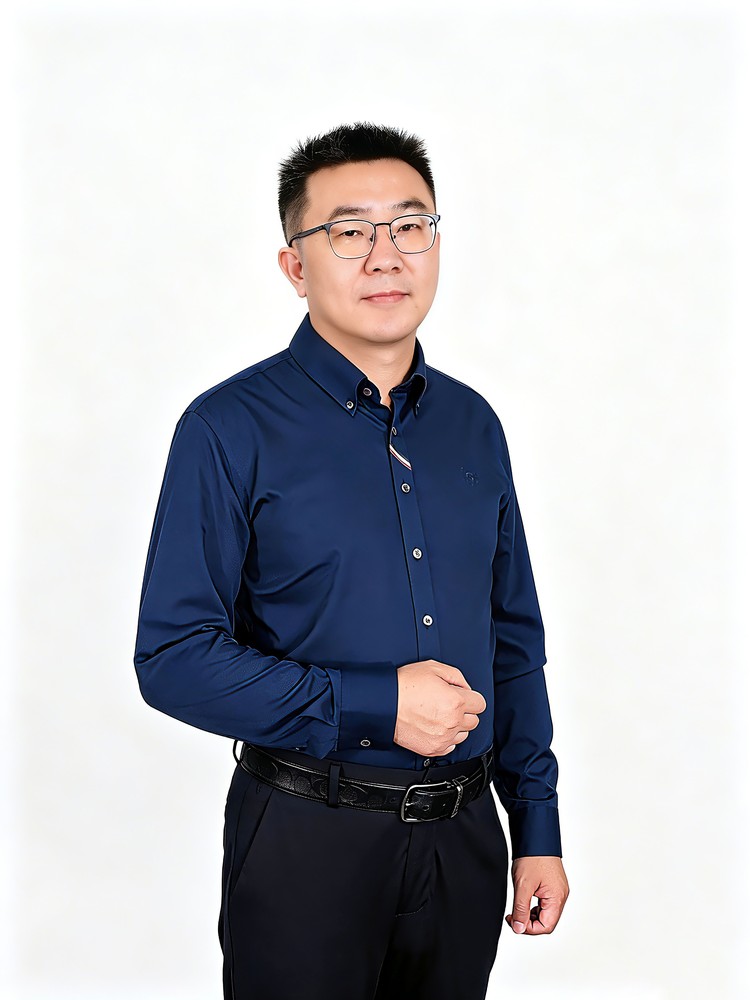张积森官方人物简介肖像 / Portrait from Zhang Jisen's official biography